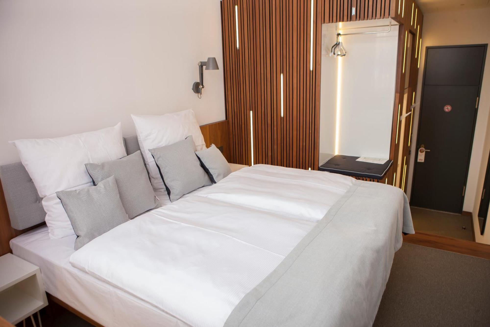 Standard Double Room,1743095329:JPEG